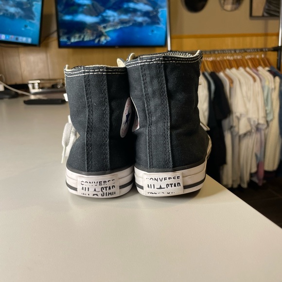 Kids Chuck Taylor All Star Hi size 2
Top Shoes - Picture 4 of 6